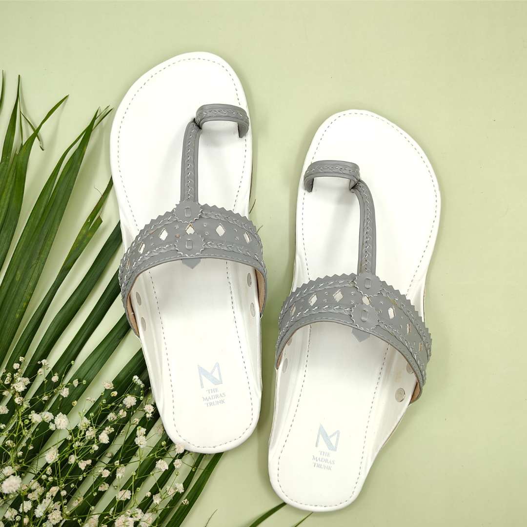 Haiku White Grey
