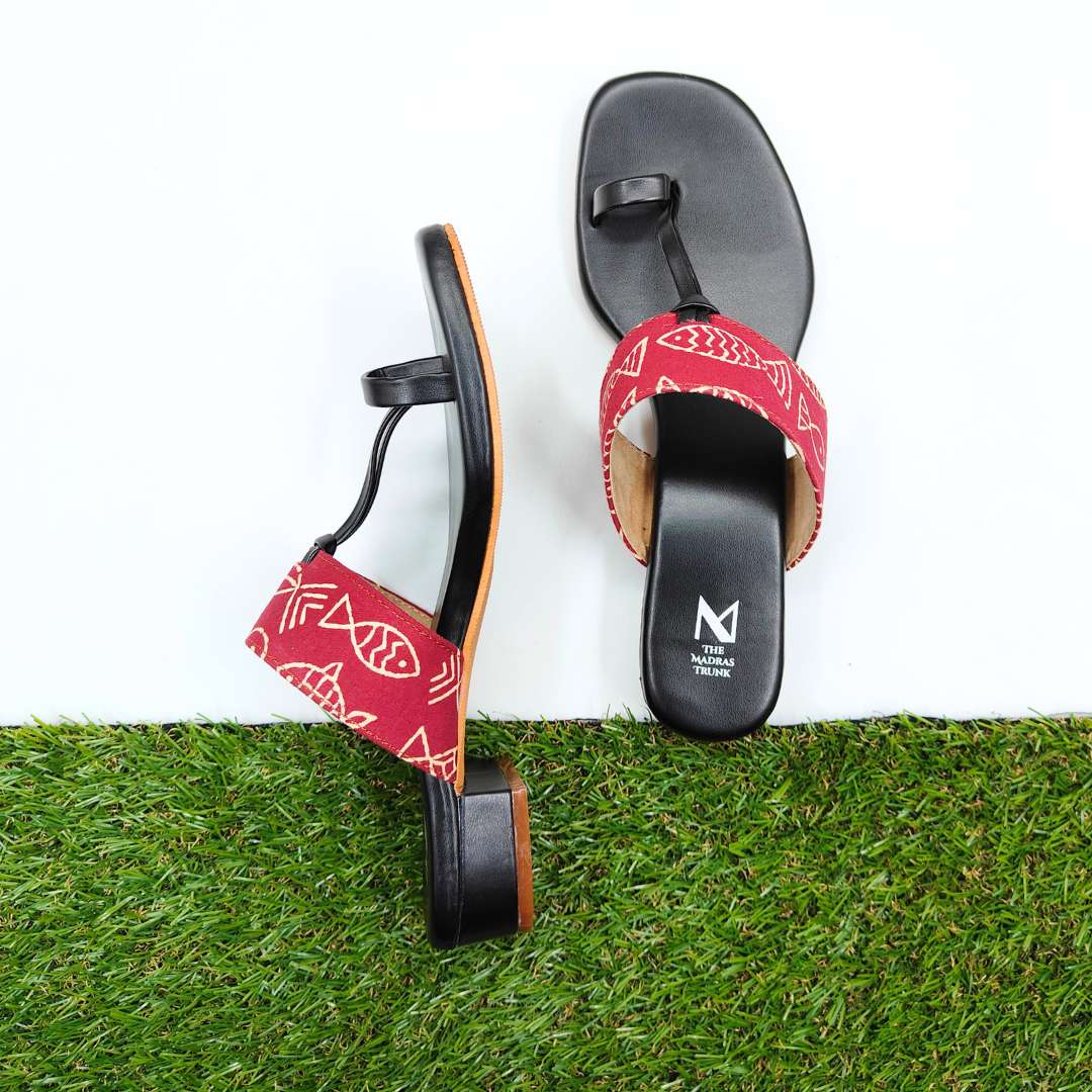 Amara Uno Black Maroon