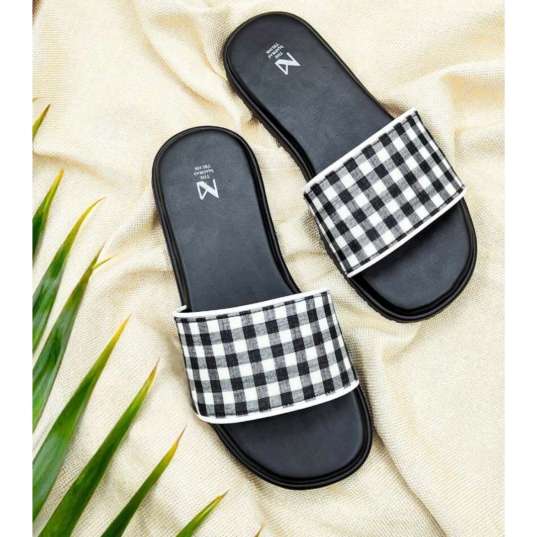 Zoe Black Checks