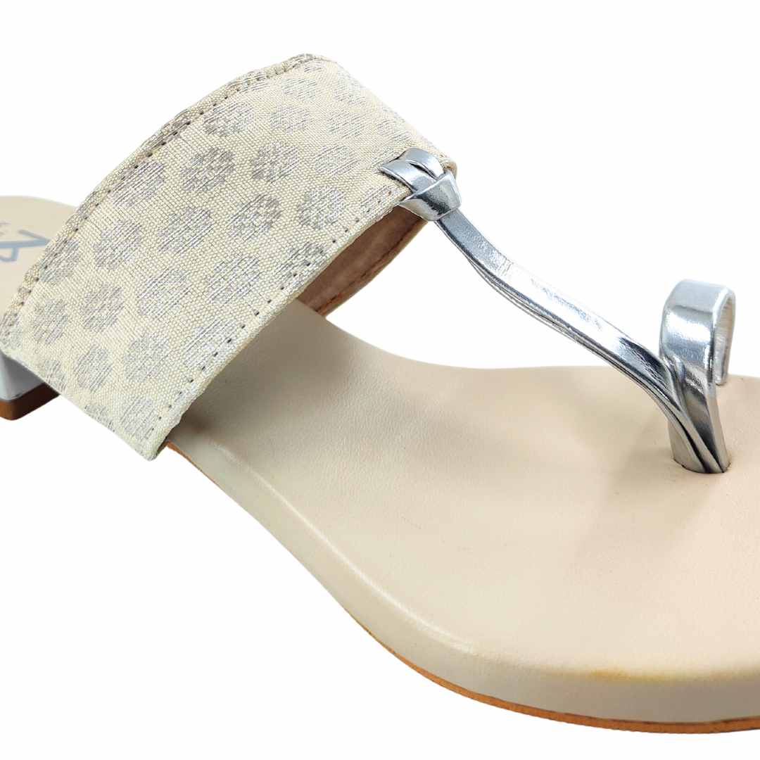 Amara Uno Offwhite Brocade