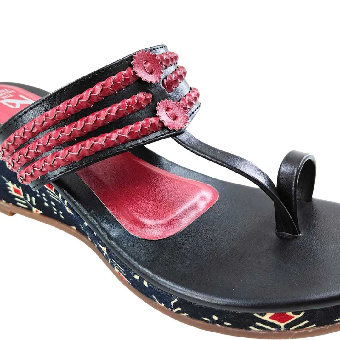 haiku wedges Ruhi Black Maroon