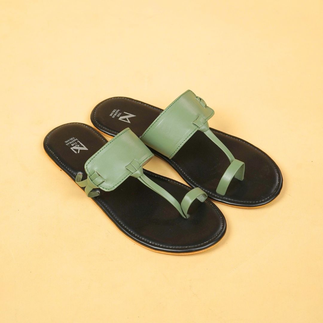 Aura Black Olive