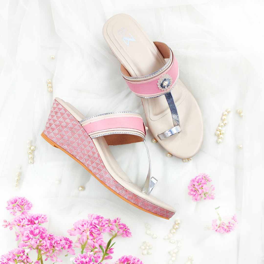 Haiku Wedge Pink Brocade