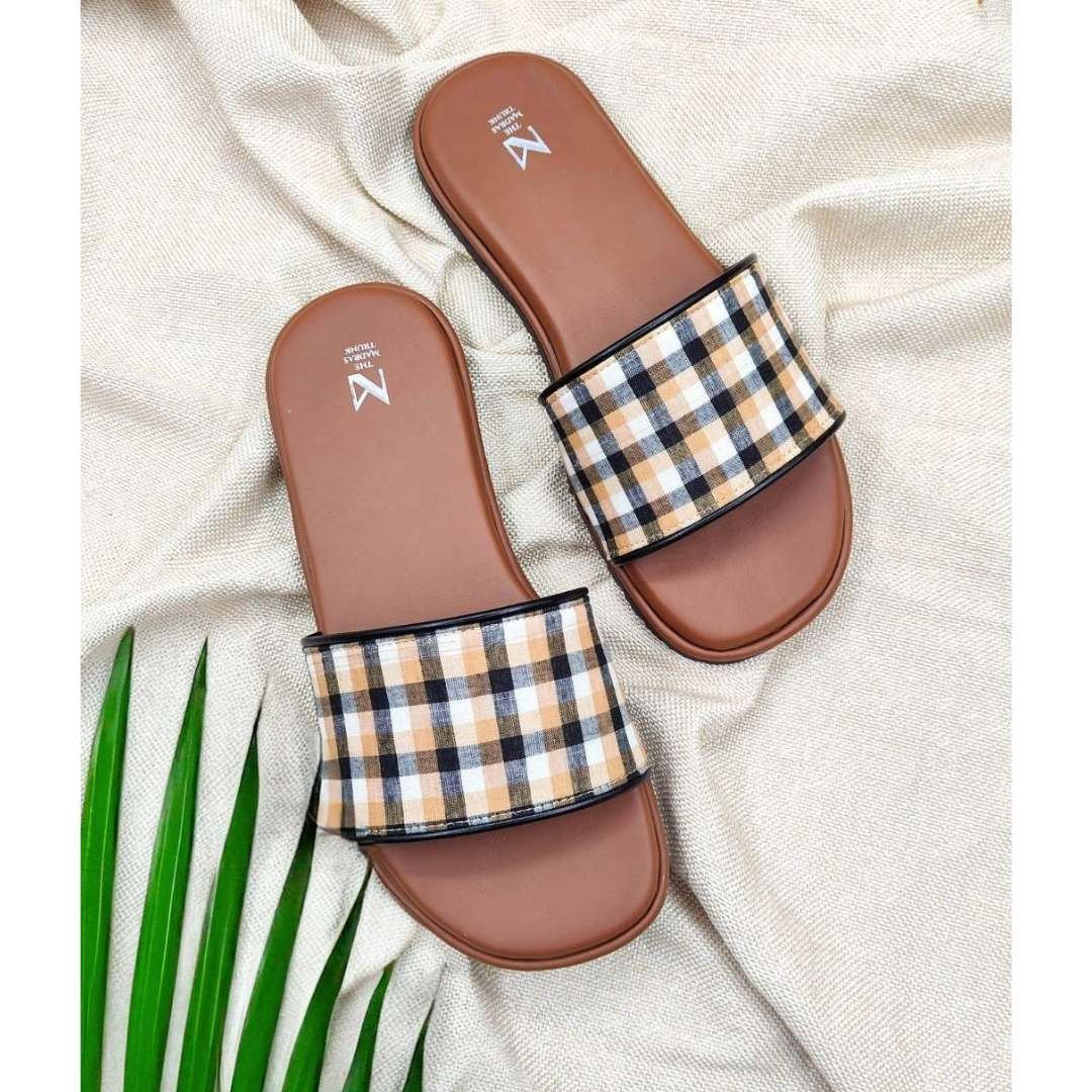 Zoe Tan Checks